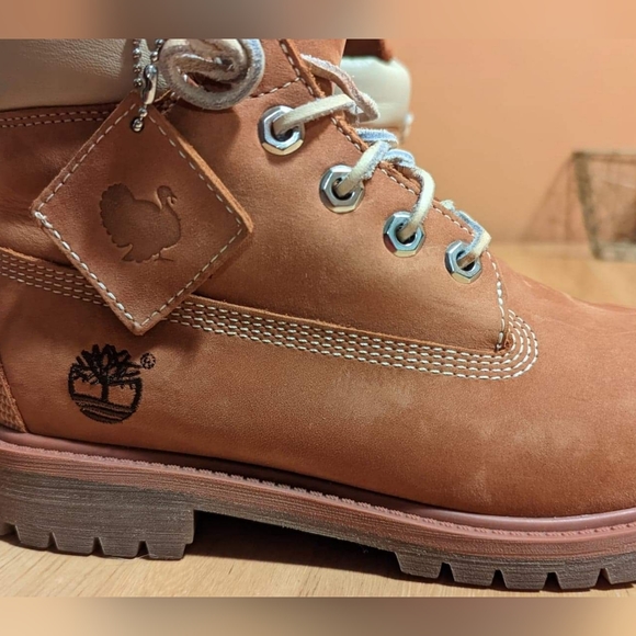 Timberlands Limited Edition Thanksgiving Dinner youth sz 5.5 - Picture 6 of 7